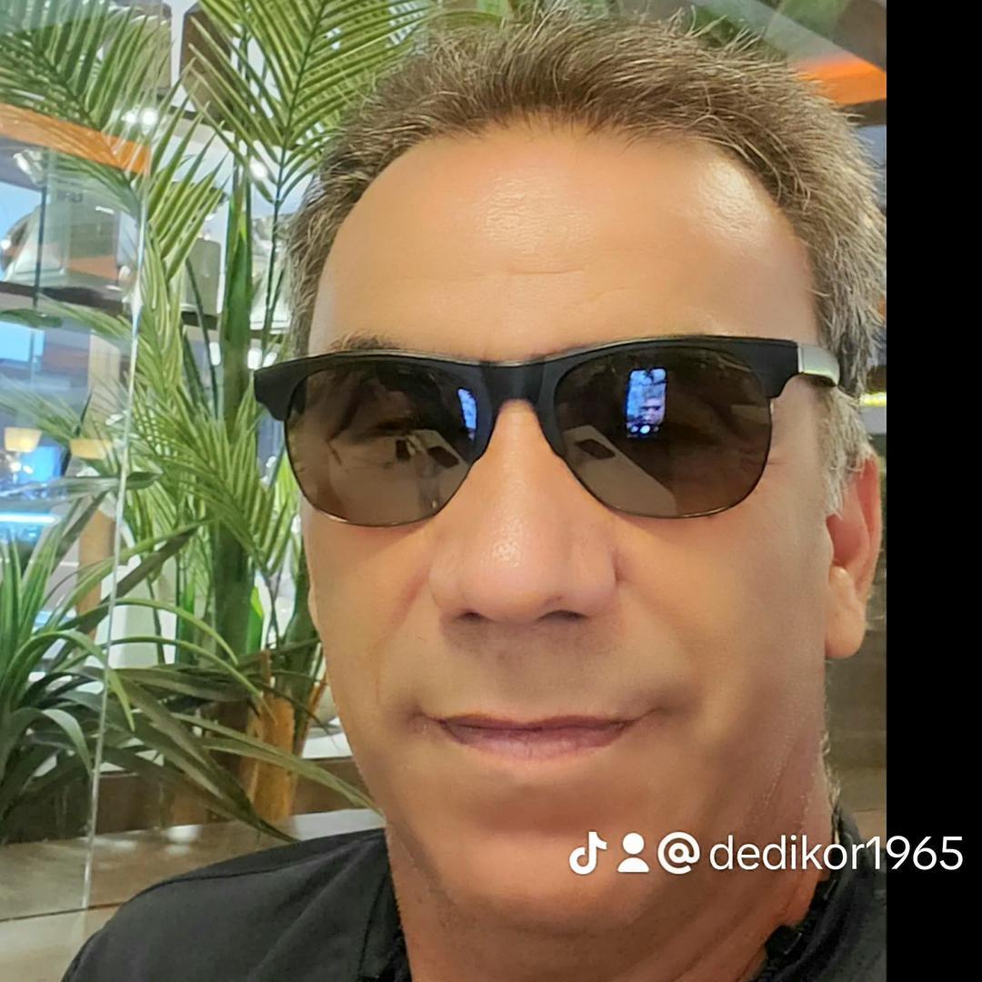 דדי קור