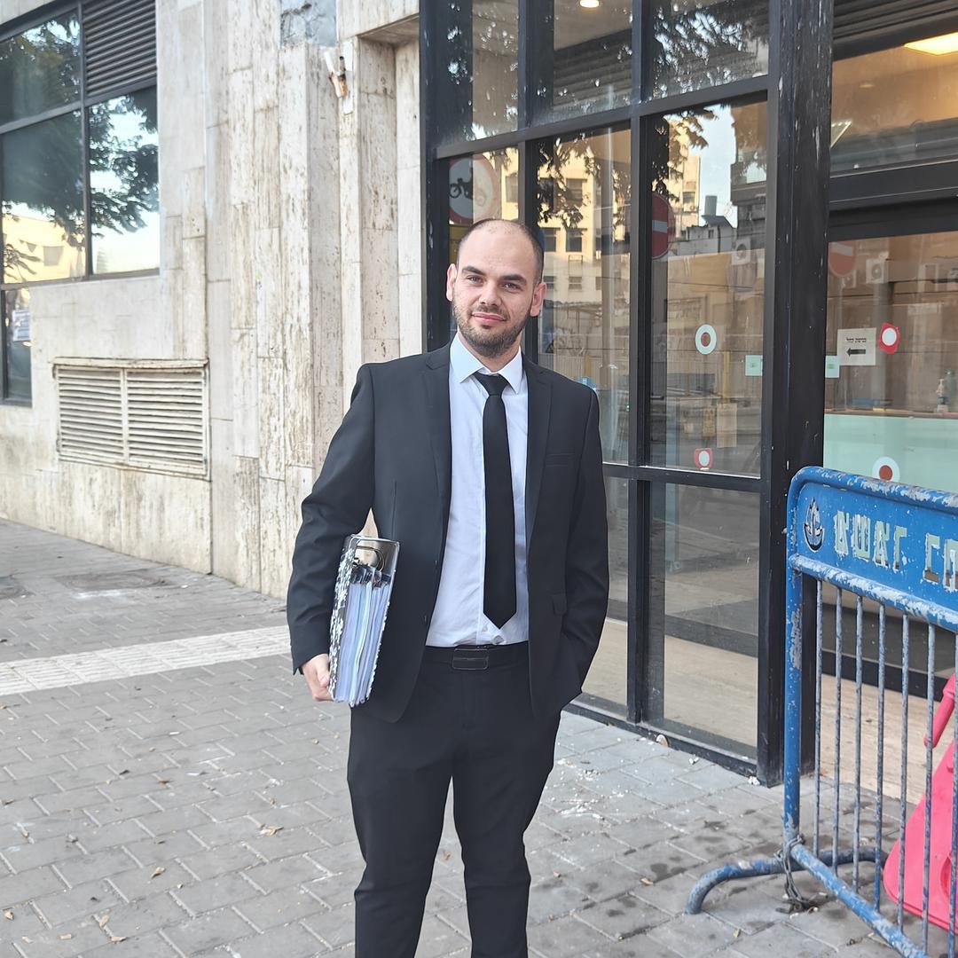 עורך דין מוני קריפיצר