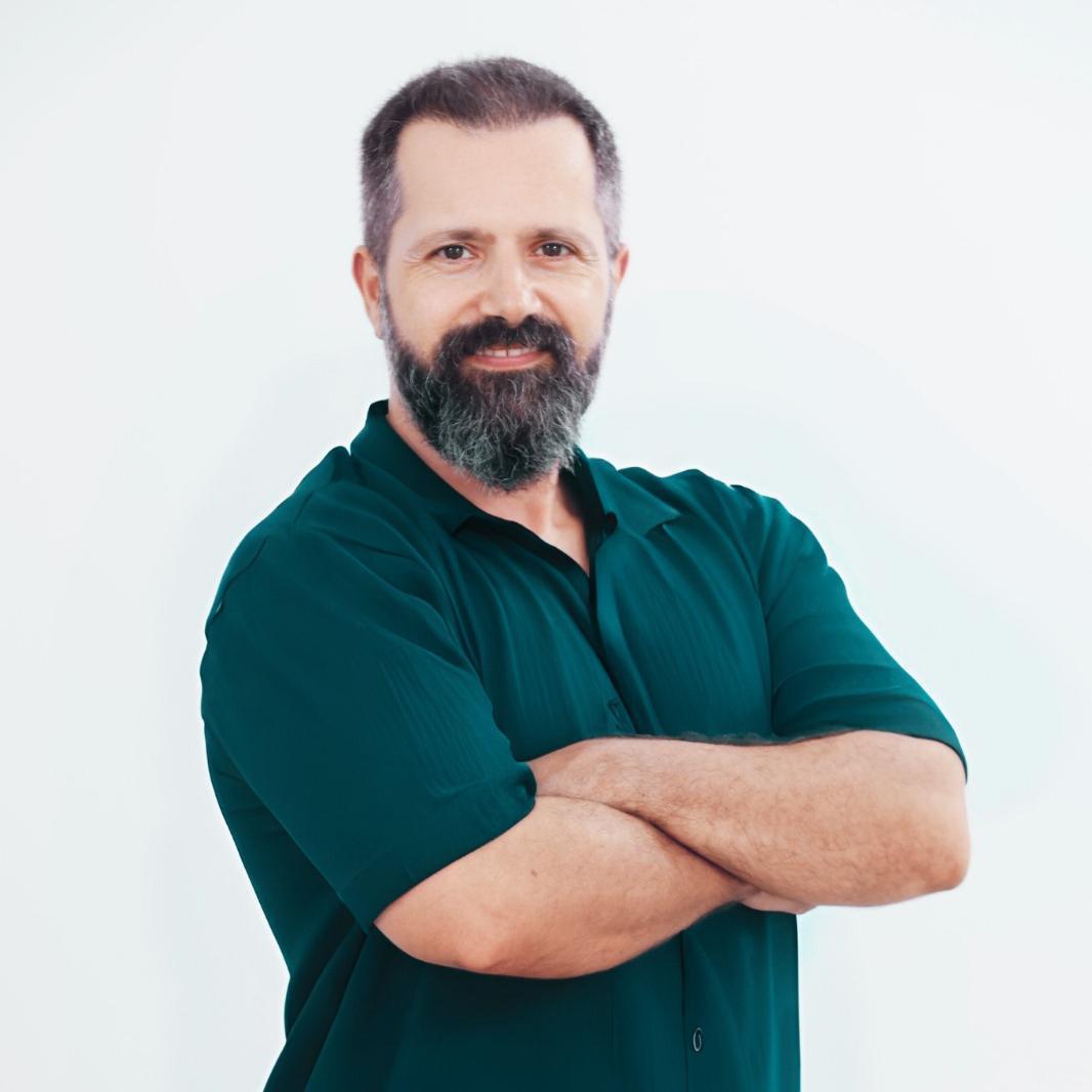 תומר מקנזי