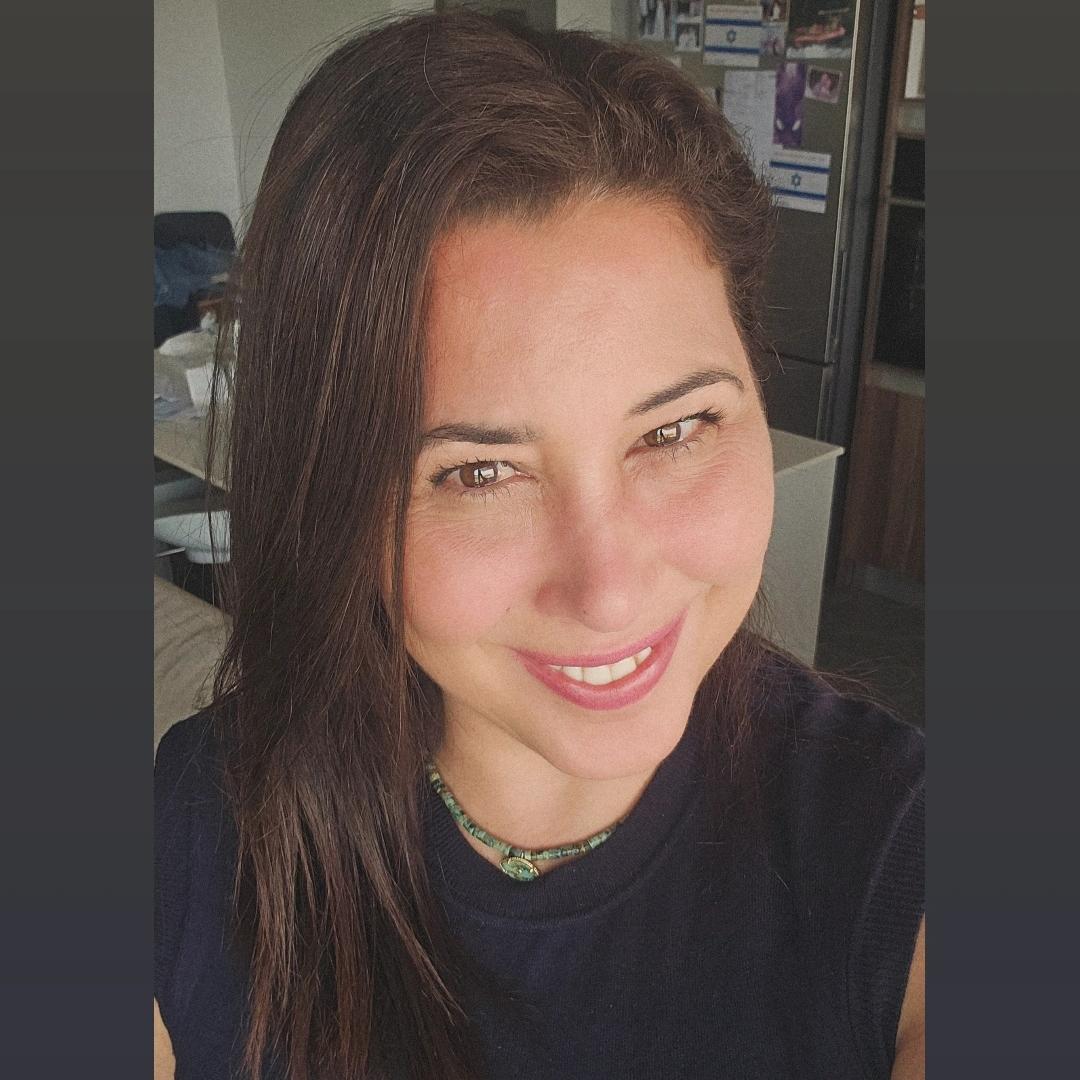 ליאת רבן קוסמטיקאית |עיסוי שיקומי|פיסול פנים טבעי