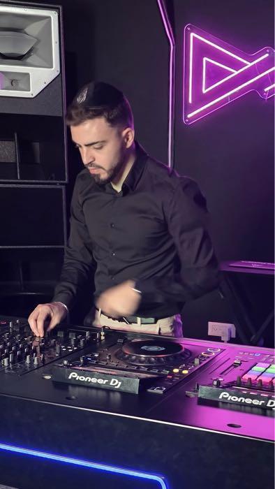 דניאל דנישמן