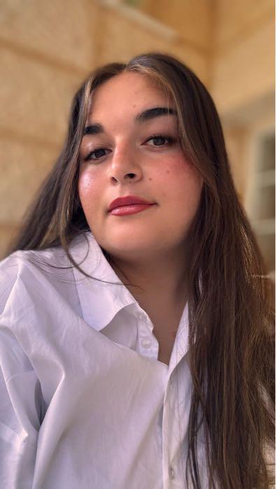 שירה שניאור