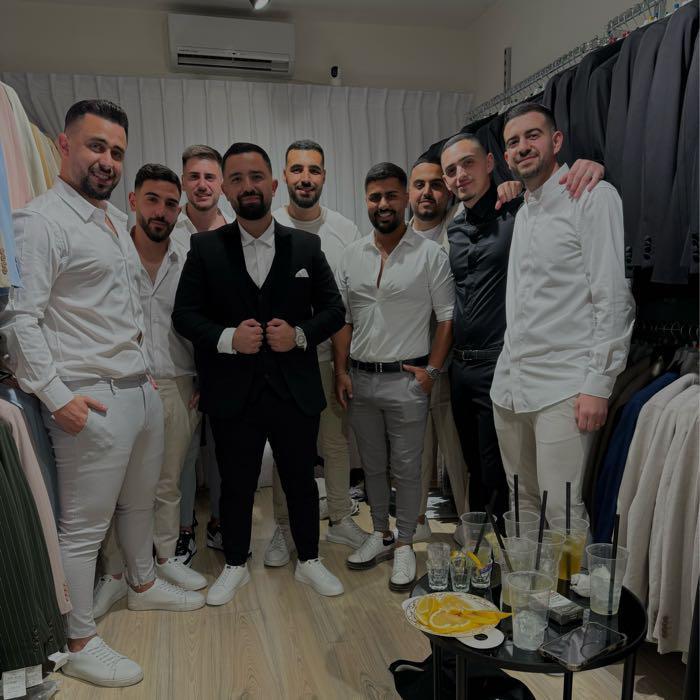 chimo_suits