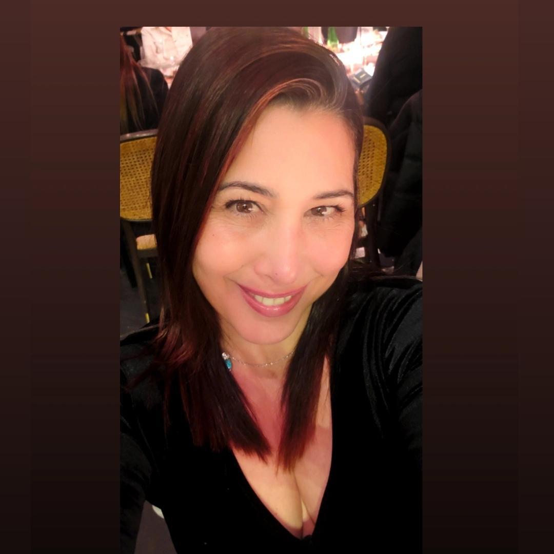 ליאת רבן קוסמטיקאית |עיסוי שיקומי|פיסול פנים טבעי