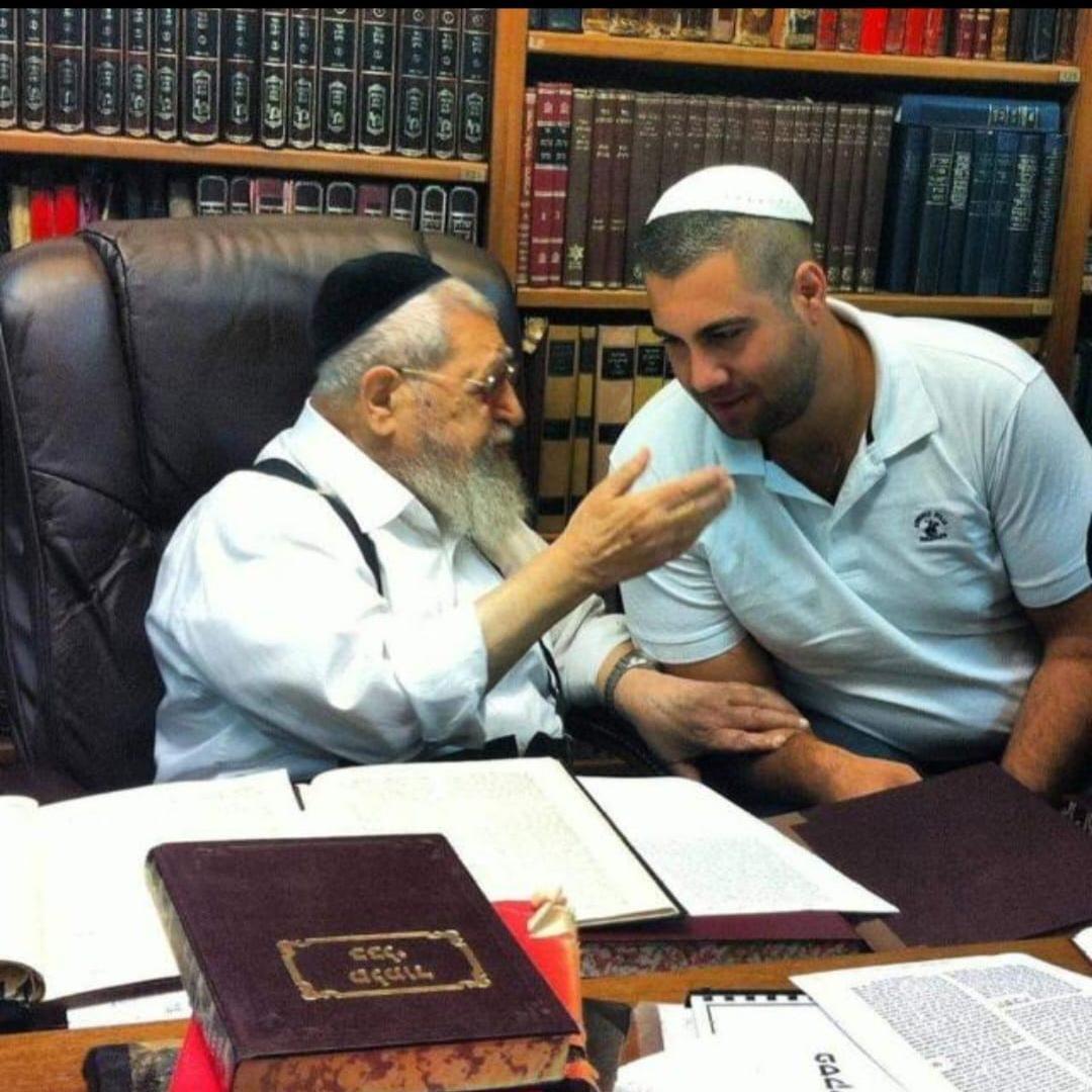 אבי מוניות והסעות